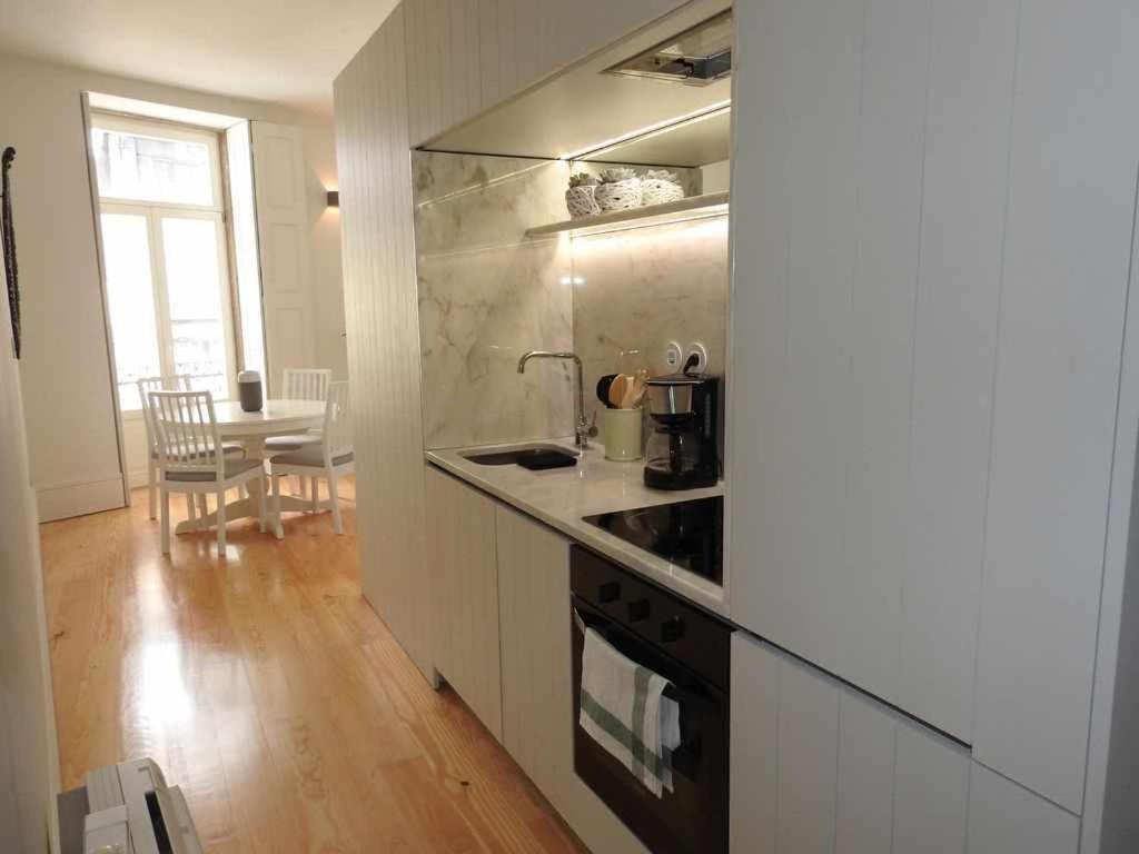 Oporto Delight 1 Luxury Apartment In Historic Center With Balcony Max 4 P 외부 사진